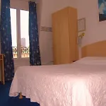 מלון L'amiral 3*