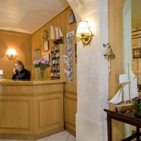 Amiral Hotel 3*